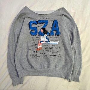 Sza sweatshirt with low cut
